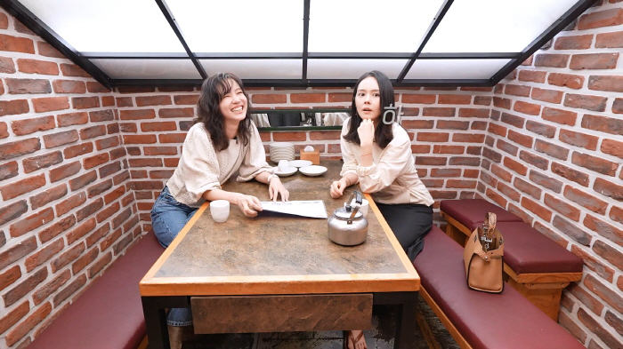 한가인, 신현빈과 절친된 이유…"연예인친구 거의 유일, 직업상 벽 쌓게돼"(자유부인)