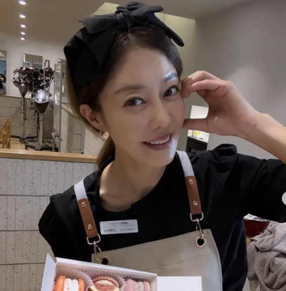 쥬얼리 이지현, 미용사 전향 후 예약 폭주한다더니..실제 후기엔 "커트 …