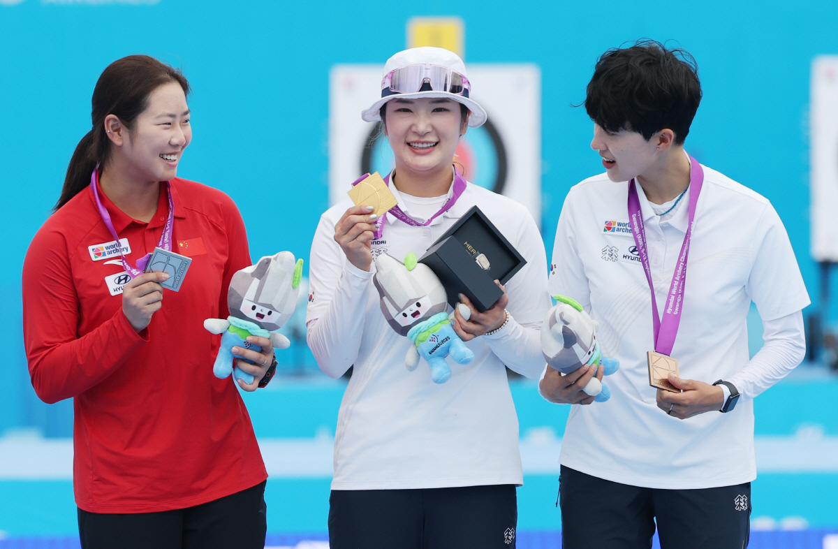 "맏언니가 해냈다" 강채영, 광주 양궁 세계선수권 개인전 金 쾌거…안산 …
