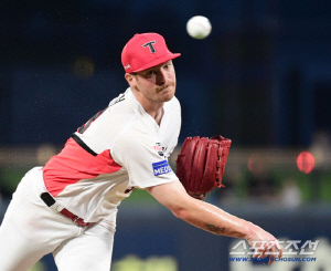 3일 연속 외국인 만났던 LG, 비가 살렸다. 14승,10승 외인 비켜가[잠실 코멘트]