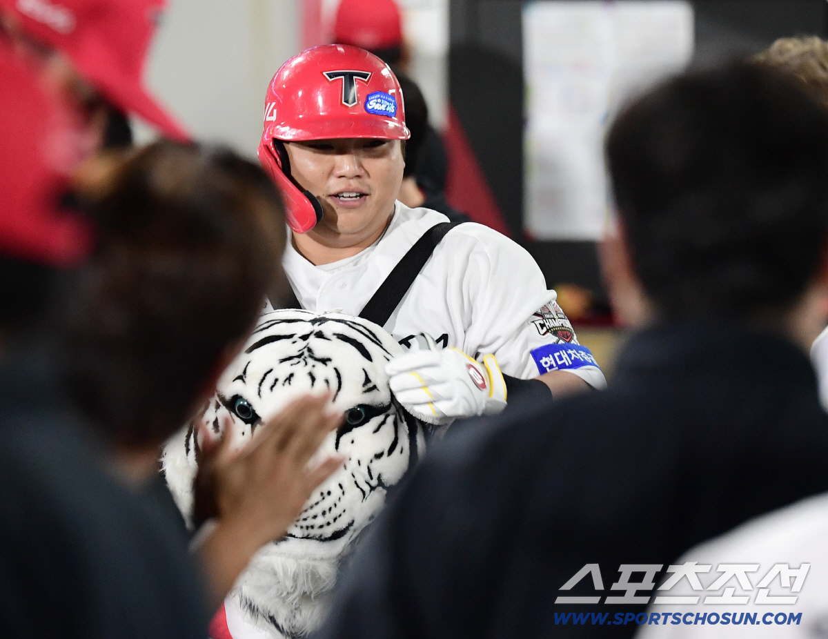 '9회말 2사 최형우 치고 김선빈 끝냈다' KIA 대역전 드라마, 두산 …