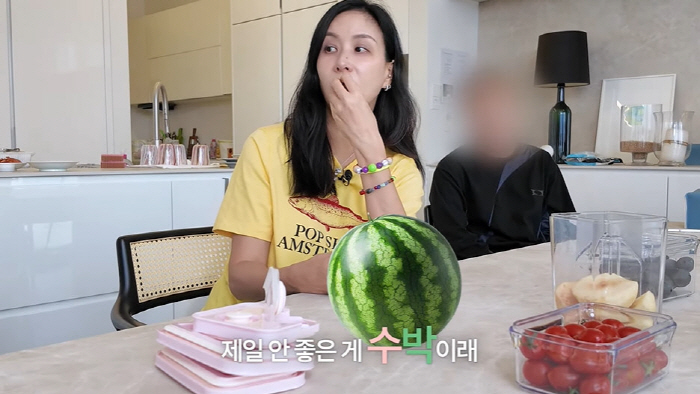 고소영, 52세에도 늘씬 유지 비결..."건강에 안 좋다는 말에 과일도 …