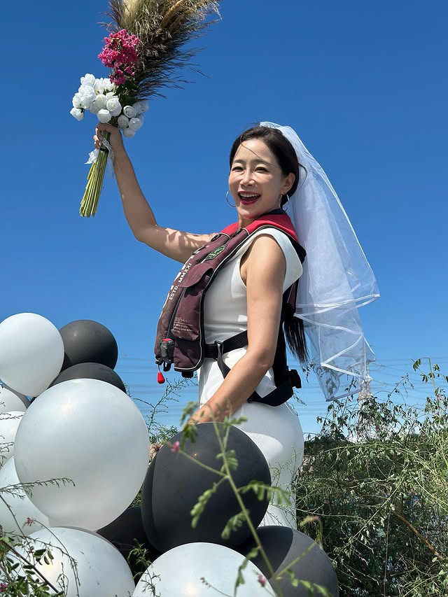 '서프라이즈' 김하영, 오늘(13일) 결혼..'웨딩드레스에 구명조끼' 입…