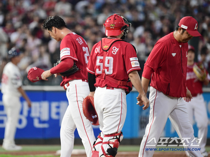 시나리오 집필 시작인가! 벨라스케즈 5실점에 좌절하던 롯데, 김광현 4실점으로 끌어내렸다 → 대첩 냄새 물씬