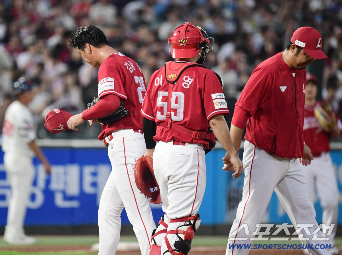 시나리오 집필 시작인가! 벨라스케즈 5실점에 좌절하던 롯데, 김광현 4실…