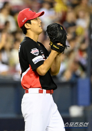 팔꿈치 수술 복귀→3패 ERA 10.17 눈물만...'이의리 527일 만의 감격 승리' KIA, LG 잡고 2연승 [잠실 현장]