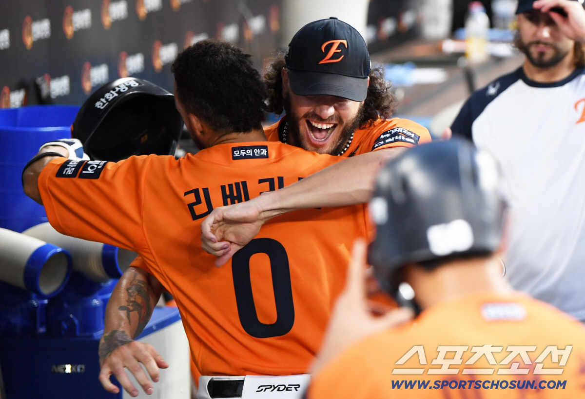 KIA 진짜 고맙다! 이제 2.5G 차 좁혀졌다…폰세 개막 17연승 미쳤…