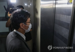 이종섭 호주도피 의혹수사 확대…공관장회의 주도 안보실 겨냥