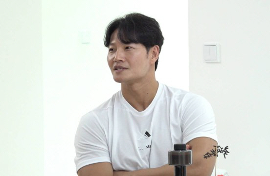 김종국, '철통보안 결혼' 유난 논란 있었는데..."하객은 ♥아내와 각 …