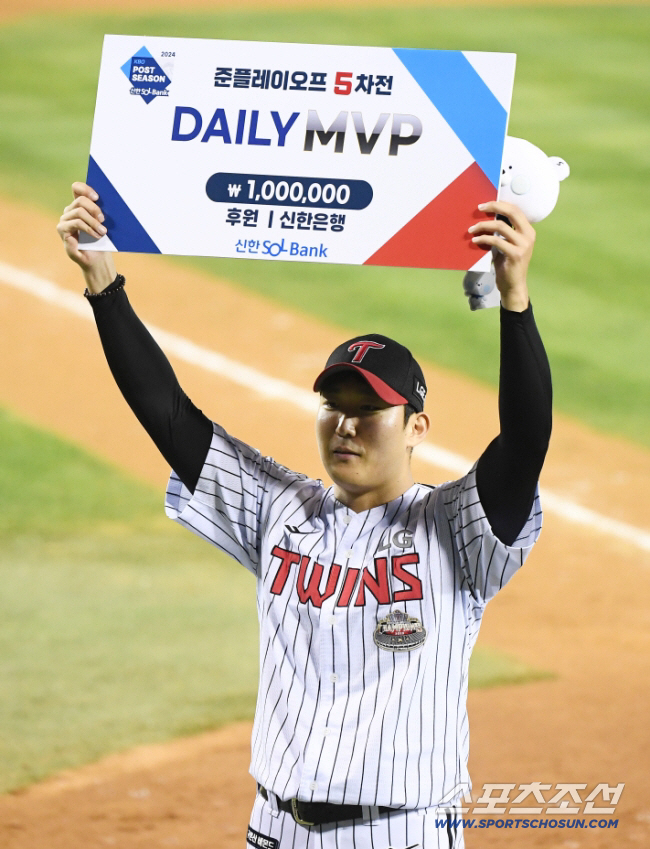 KS 선발 나서나 했는데... 신인왕 후보의 첫 불펜 大실패. 결국 작년…