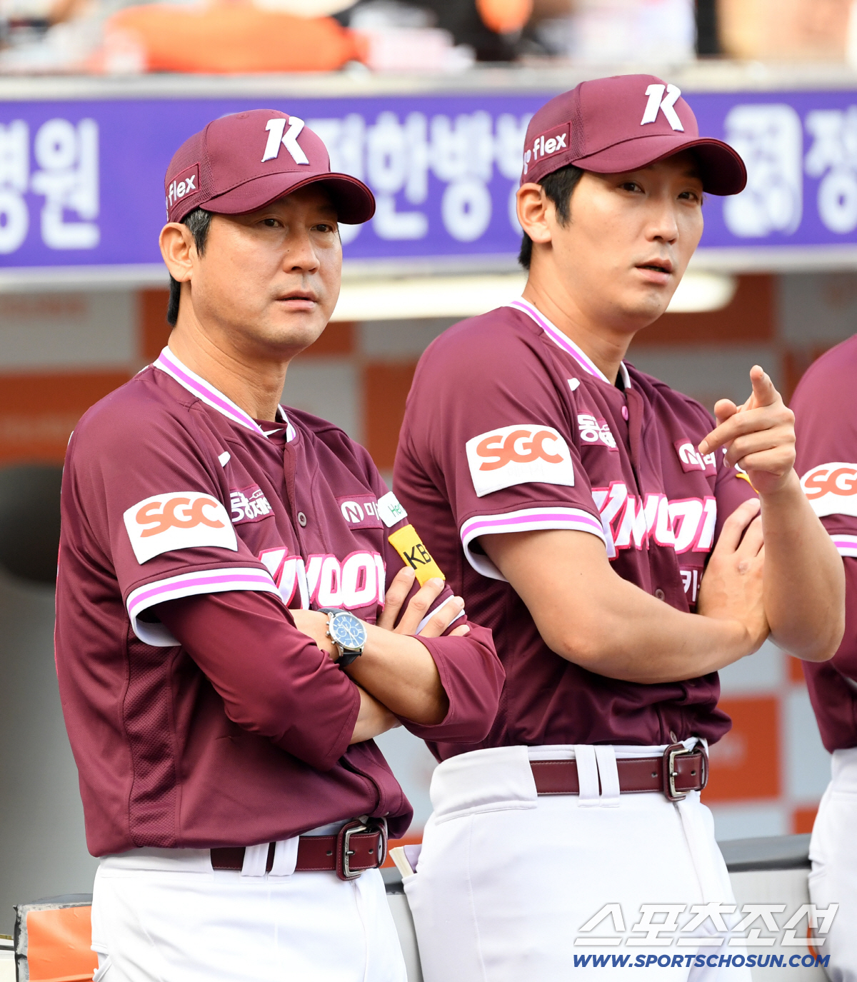 "죄송합니다", "투수 위로해줘"…아찔했던 '헤드샷', 동업자 정신은 살…