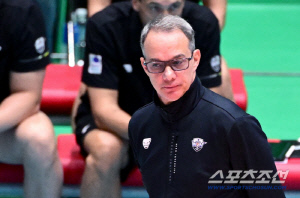0-3 완패 우리카드 마우리시오 감독 