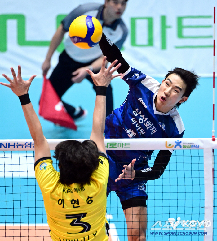 '국대 없는 새옹지마' 삼성화재, 국대 4명 빠진 KB손해보험에 3-1 승리[여수 리뷰]