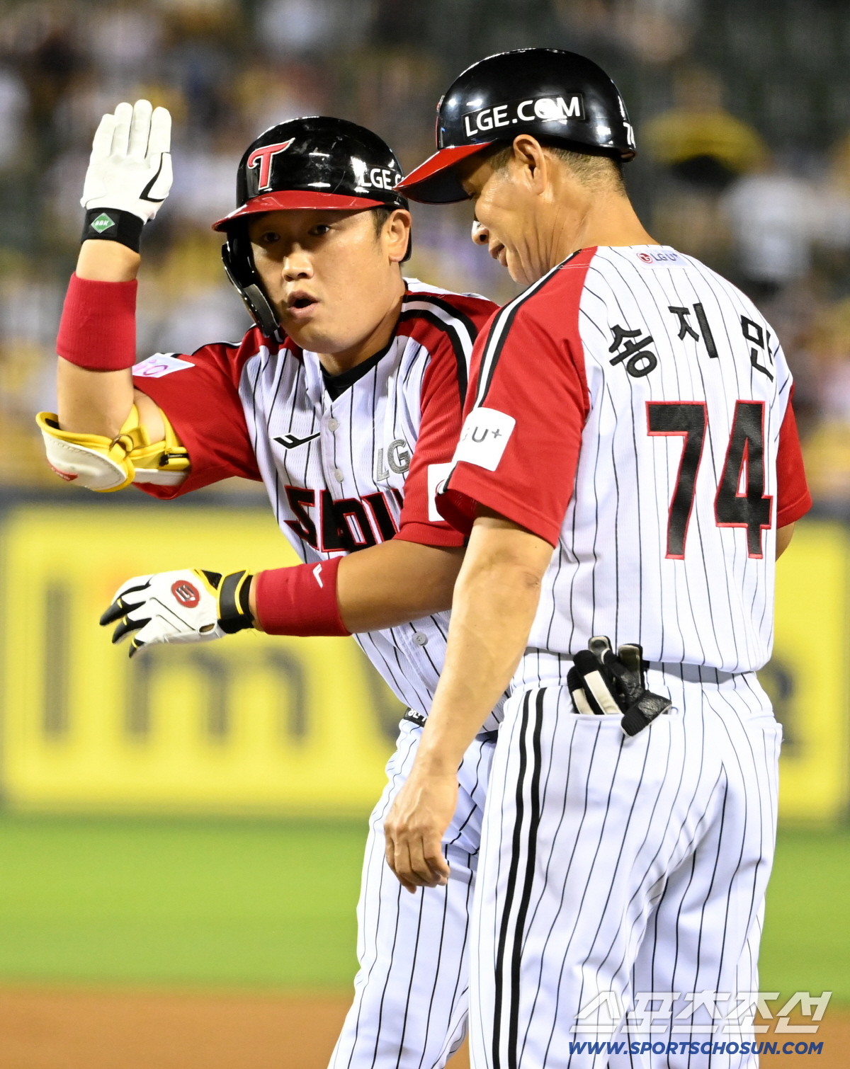 드디어 80승! LG, 우승 확률 95% 폭등! 14-0 KIA 융단폭격…