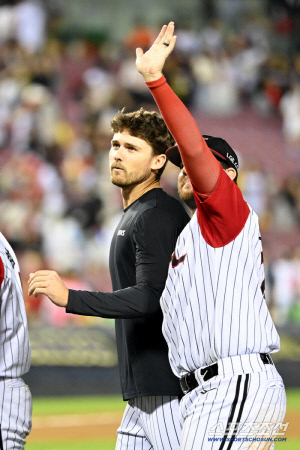 역시 '압도적' 맞네! LG 톨허스트, 승승승승'패'승 → 옥에 티의 비밀. 그날 고척에선 왜 그랬을까