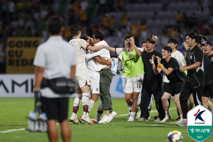 강원 6위로 밀어낸 '5위' 광주 이정효 감독의 절친 소환"정경호 감독이 안좋아할 것같은데"[K리그1 현장 일문일답 전문]