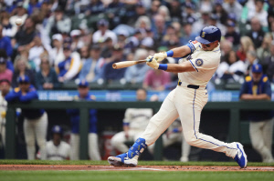 '54호포 폭발' 롤리, 스위치히터 '神' 잡았는데 저지도 쳤다...AL MVP 어떻게 될까?