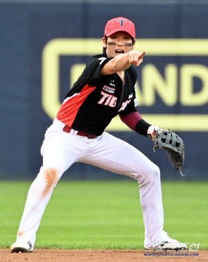 '예비 FA 최대어' 몸값 100억원설, 현실이냐 오버냐...박찬호 적정 몸값은 얼마?