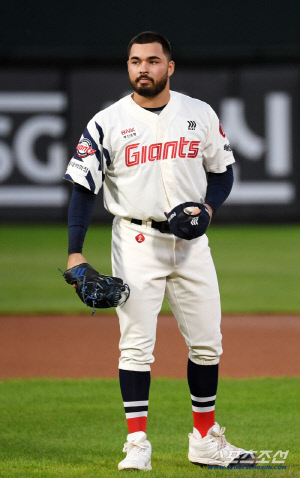 무적의 가을야구 청부사, 갑자기 8실점 무너진 이유 있었네...롯데 충격, 감보아 팔꿈치 이상