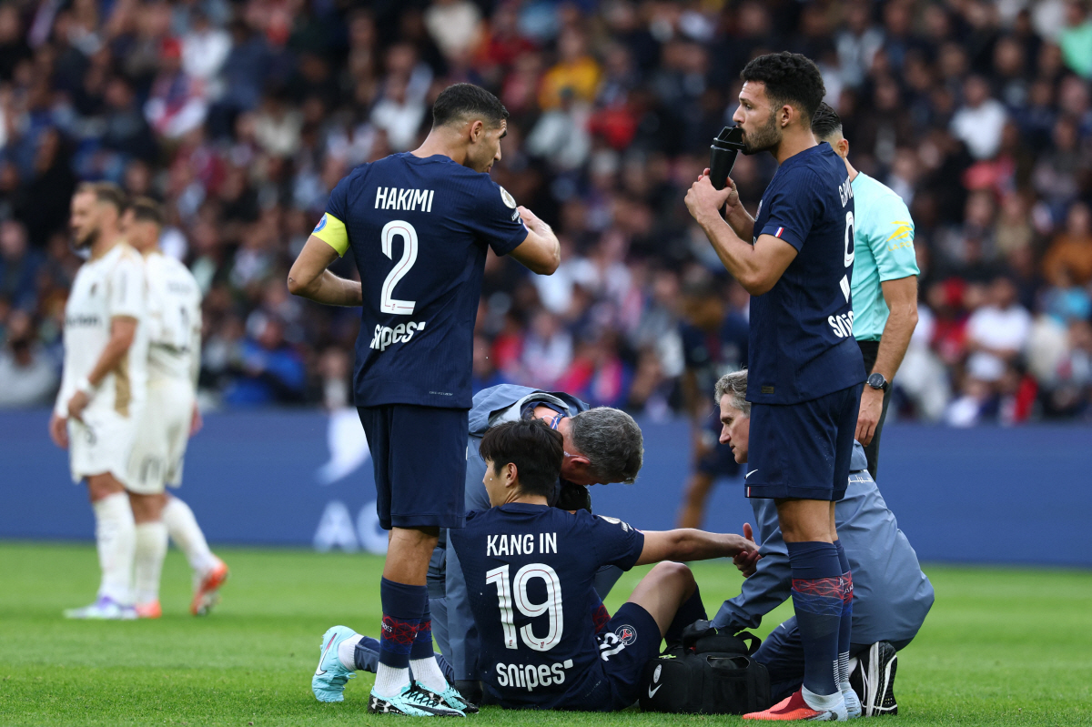韓 축구 천만다행, 에이스 이강인 부상 심각하지 않아...PSG 동료피셜…