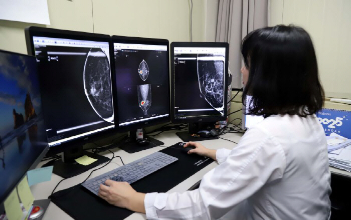 "AI 활용, 유방암 조기 진단"…경상국립대병원, 관련 소프트웨어 도입
