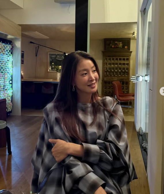 '임신 8개월' 이시영, 두 팔로 가려도 티 나는 D라인..편안한 임산부…