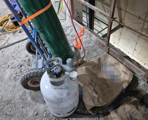 인천 송도 상가 공사장서 가스 폭발…작업자 3명 중경상