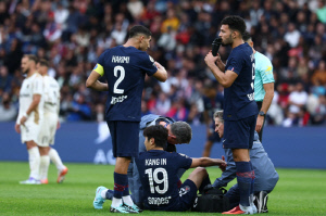 '굿이라도 해야 하나' 도무지 안풀리는 이강인, PSG 주전 기회 보였는데…발목 부상으로 또 좌절모드