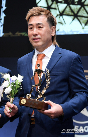 '흙수저에서 레전드로' 김병지가 후배들에게 전하는 말 