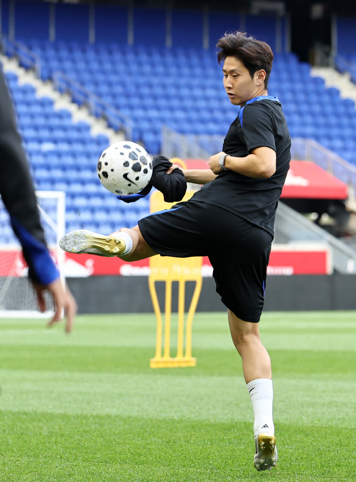 황인범-이강인 부상→김민재 소속팀 입지 휘청, '홍명보호' 핵심 '중심축' 흔들린다