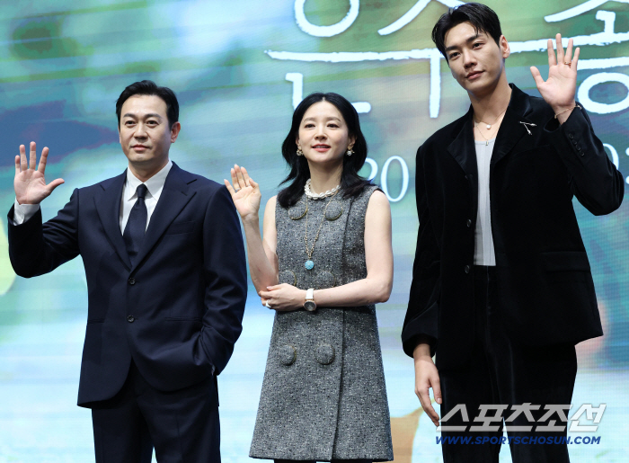 [SC현장]  "시청률 15% 목표"…'26년만 KBS 복귀' 이영애, '은수 좋은 날'로 구원투수될까(종합)