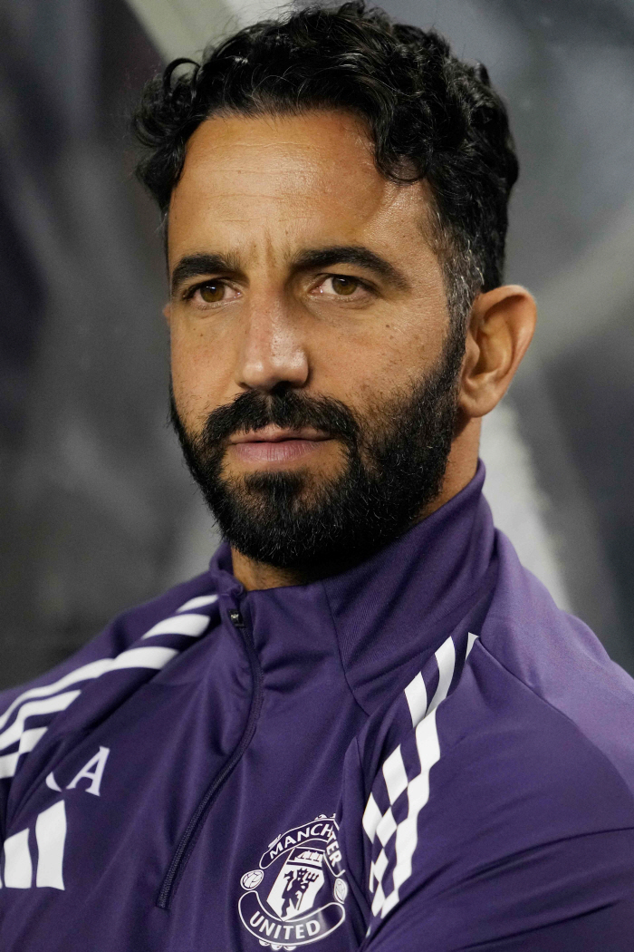 맨유 1티어 단독 보도, 최악의 사령탑 아모림 결국 경질인가...구단 관계자 "고집부리면 아모림 곧 경질"