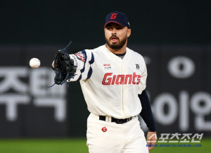 롯데 천만다행! 감보아 이상 없다 → 벨라스케즈 불펜행