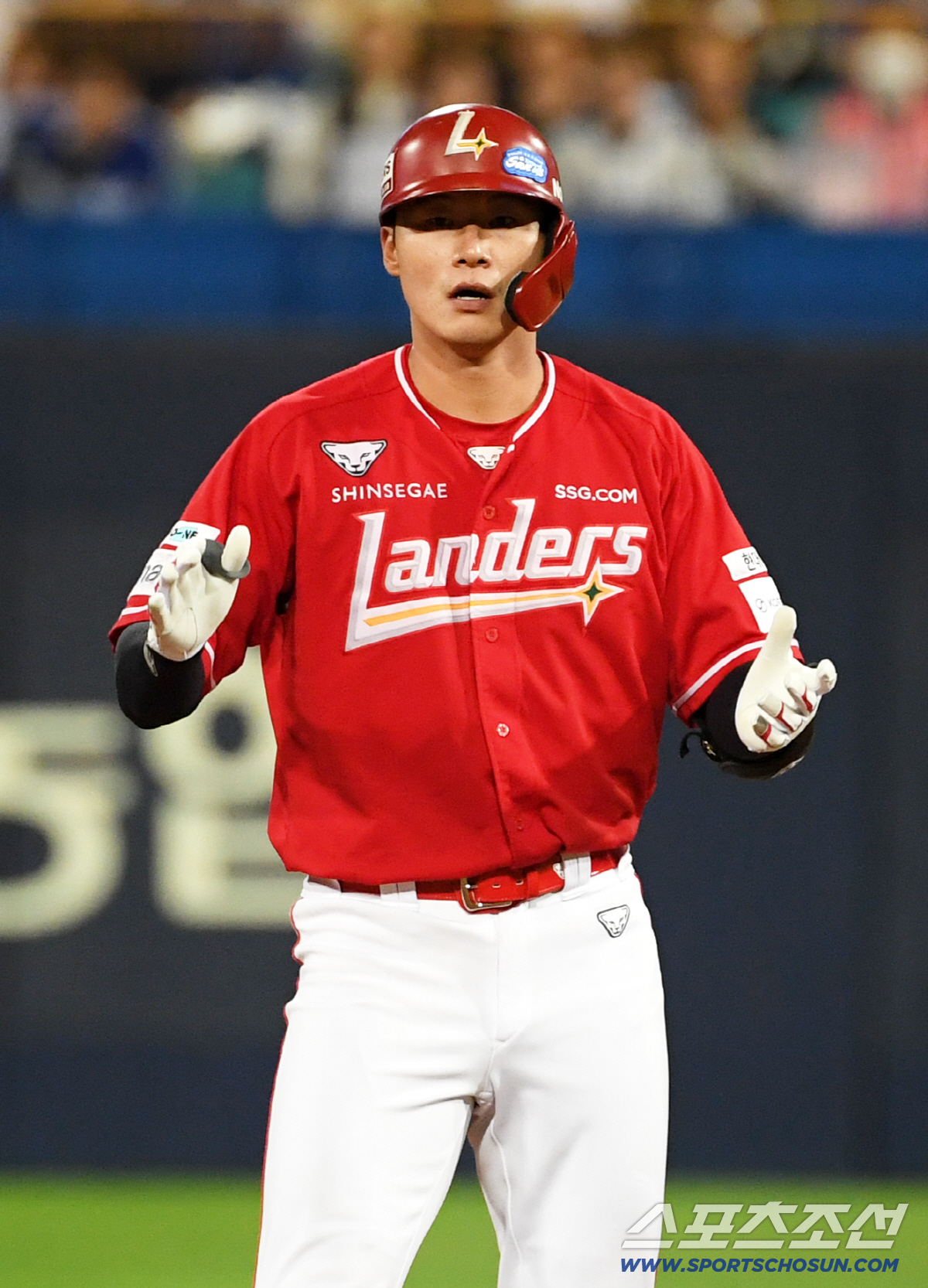'홈런→홈런→홈런→홈런' 역사상 4번째 대기록 SSG 역전승! 3위 굳히…