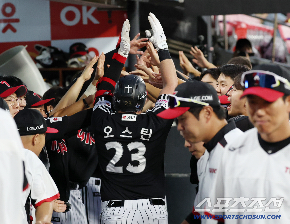 우천 107분 중단→11시42분 종료 '홈런 4방 8득점' LG, KT에…