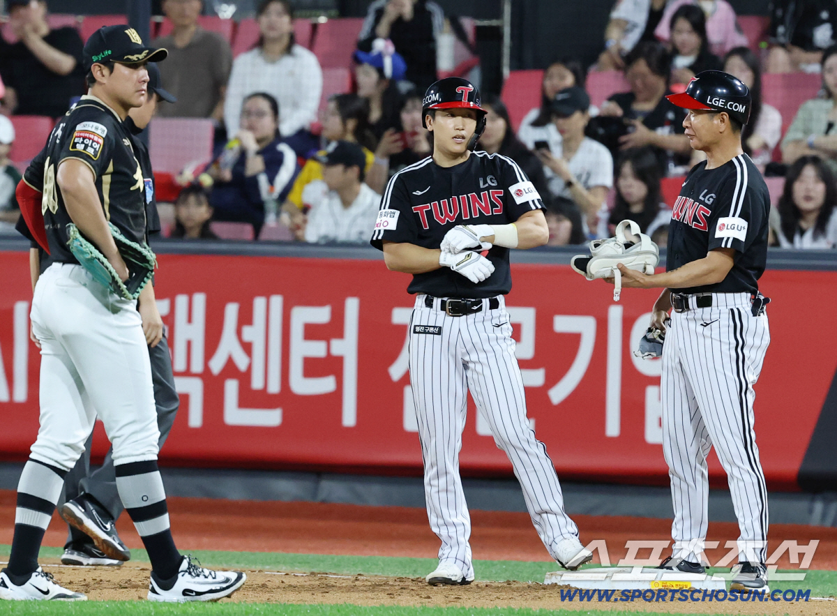 우천 107분 중단→11시42분 종료 '홈런 4방 8득점' LG, KT에…