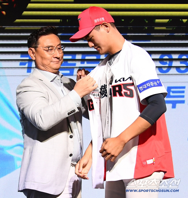'2군 ERA 24.55→토미존 수술' KIA 비운의 1R 유망주, 현역…