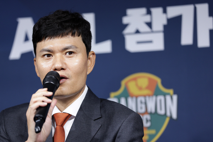 '첫 ACLE+中 3위팀 상대' 선발 전원 교체→역전승…누가 정경호를 '초보 감독'이라 했나