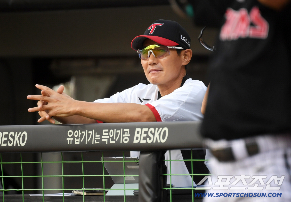 구본혁의 깜짝 좌익수 출전. '좌익수 오지환'일 수도 있었다니. 염갈량이…