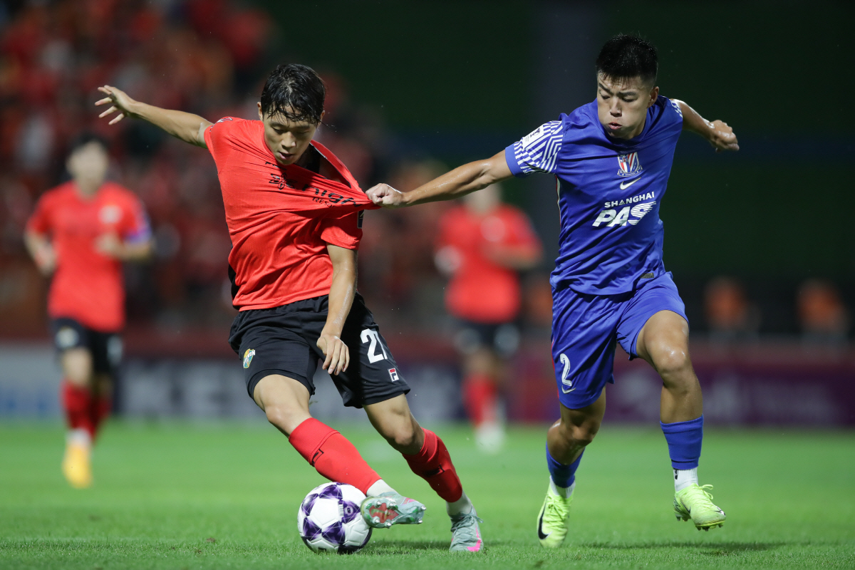 "슈팅 2개+점유율 37%, 창피해!" 강원전 역전패에 난리난 대륙…현지…