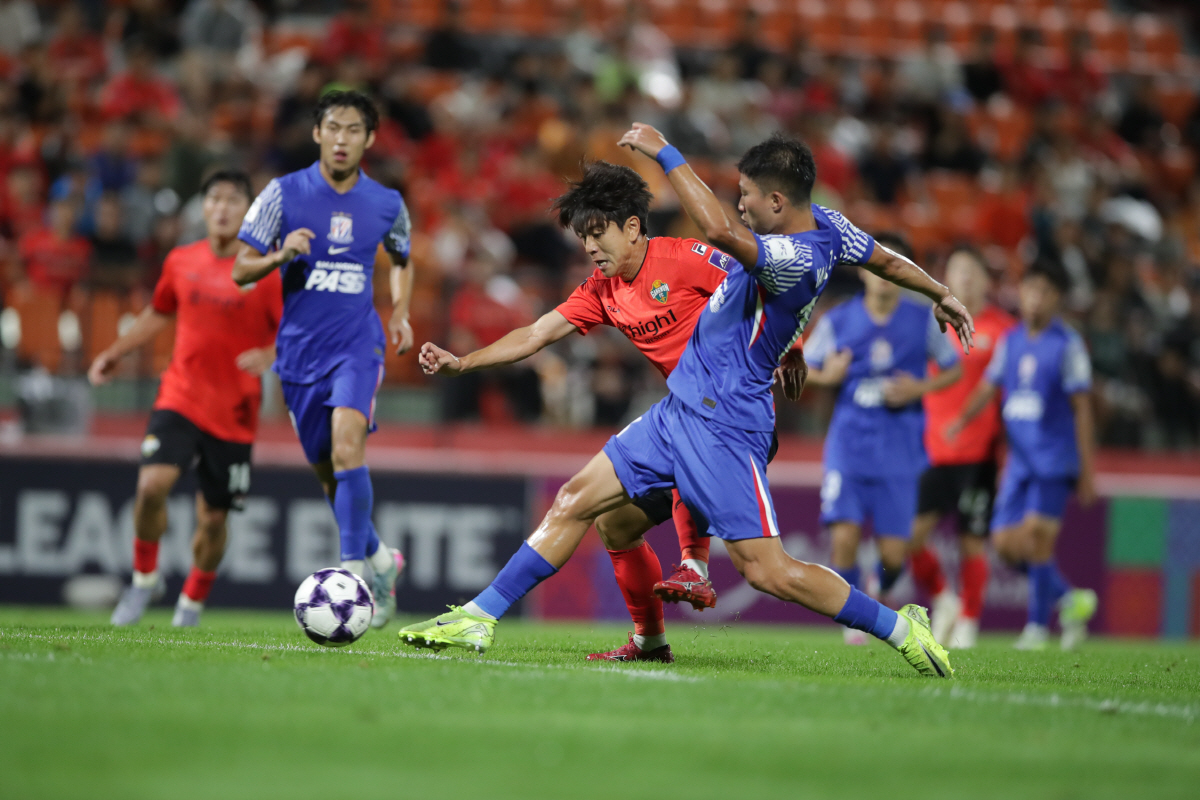 "슈팅 2개+점유율 37%, 창피해!" 강원전 역전패에 난리난 대륙…현지…