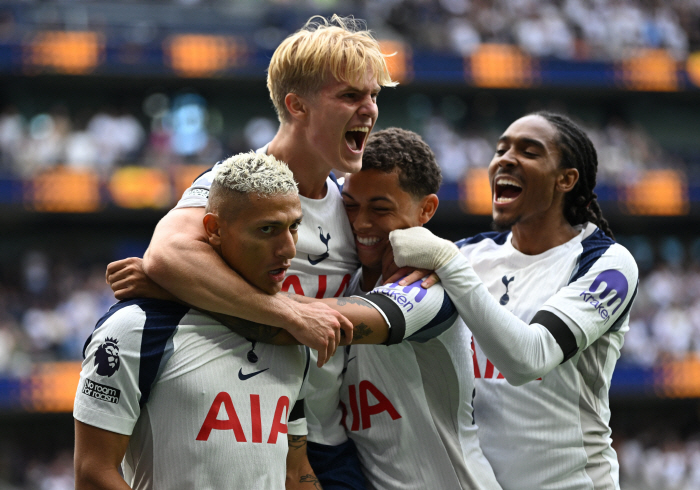 [오피셜]손흥민 떠나고 너무 잘 나간다..."흥민이형 최고" SON 졸졸 따라다니던 꽃미남, 첫 수상까지 성공→"올 시즌 벌써 세 번째"