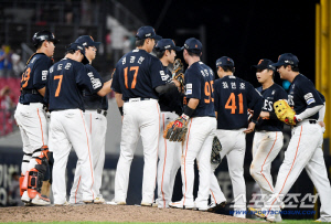 '속타는 LG' 한화에게 또 이런 일이…'1위 분수령' 죽음의 8연전? '에이스'가 계속 사라진다