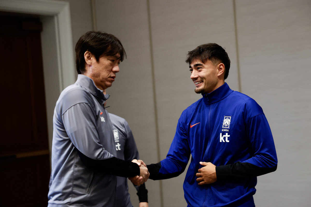 대한민국 최초, 최초, 최초! '홍명보호 기대주 '카스트로프 '최악의 상…