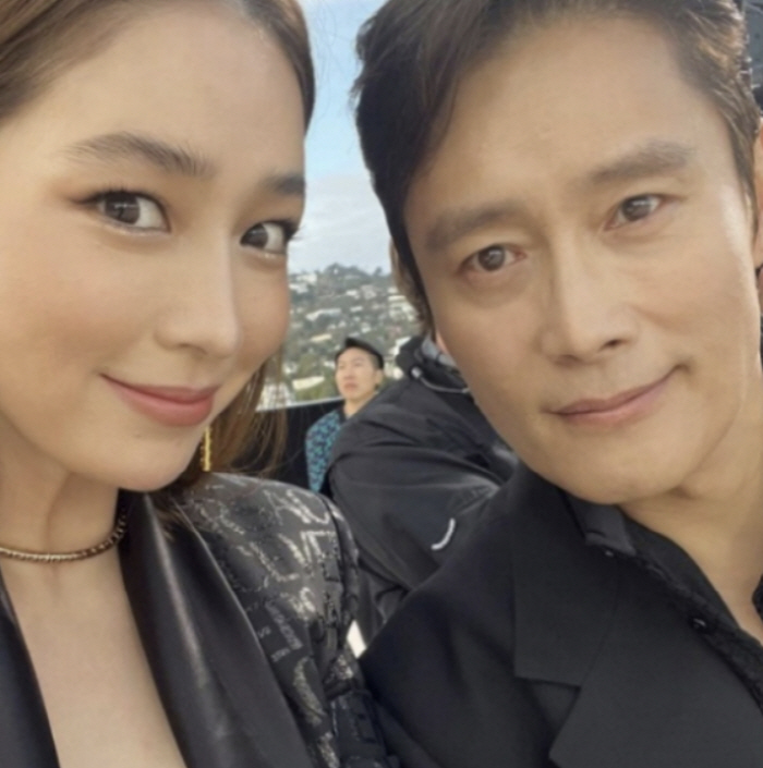 이민정 "♥이병헌, 연습하다 발연기하더라...부부 연기 웃겨서 못해"