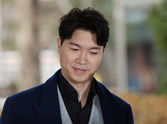 박수홍 친형 부부 항소심, 오늘(17일) 재개…재판부 “재산 격차 이유 …