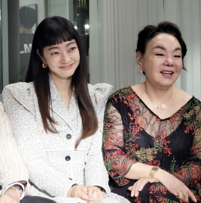 서효림, 한국 떠난 후에도 故김수미 생각 "음식 맛있게 해주셨는데.."