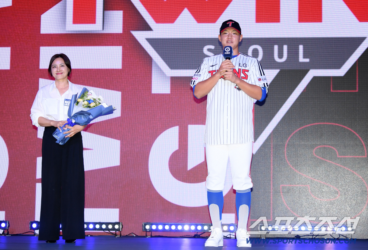 "우리까지 올 거라고는" 차 단장 웃었다! 팔꿈치 피로골절 여파 컸나 ……