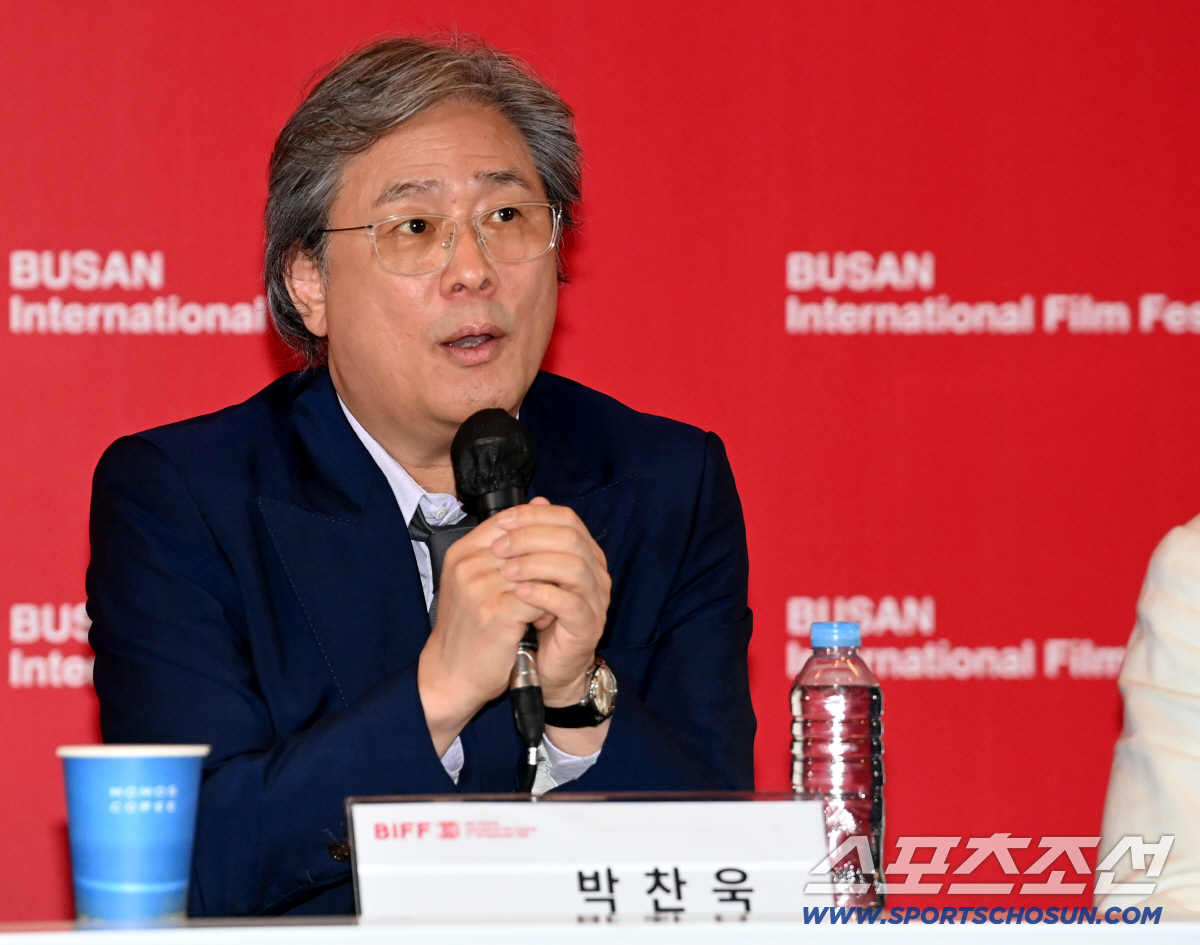 [SC-BIFF] '어쩔수가없다' 박찬욱 감독 "부국제 개막작은 처음, …