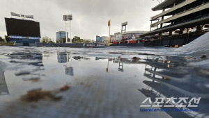 '장마때보다 더 많이 취소된다' 가을야구 진짜 괜찮나? 기후 이변 예측 불가[창원 현장]
